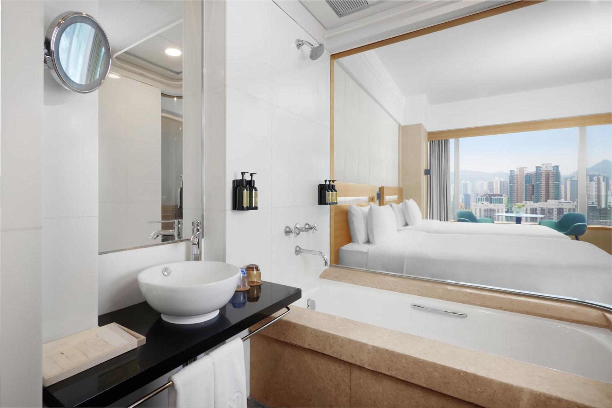 فندق لا هوتل نينا إيه كونفنش سنتر هونغ كونغ المظهر الخارجي الصورة Deluxe Room with Harbour View